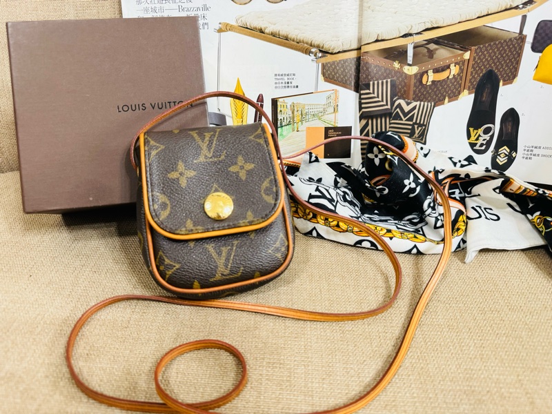 售二手 真品 LVM60018 vintage 老花迷你 豆豆包 口紅包 小包 斜背包-1
