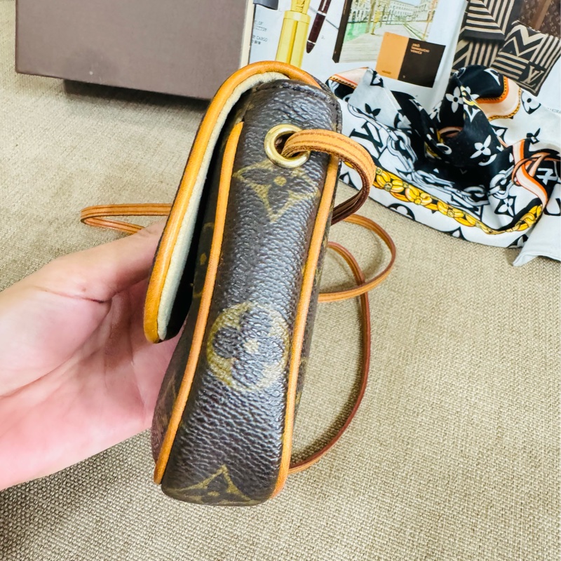 售二手 真品 LVM60018 vintage 老花迷你 豆豆包 口紅包 小包 斜背包-30