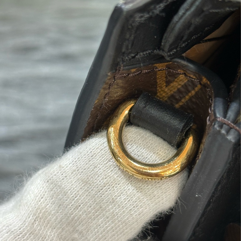 LV M43596 TRUNK CLUTCH 原花老花字紋雙色 海鷗 金鍊金釦 小箱子軟箱包箱子包斜背包肩背包手拿包-12