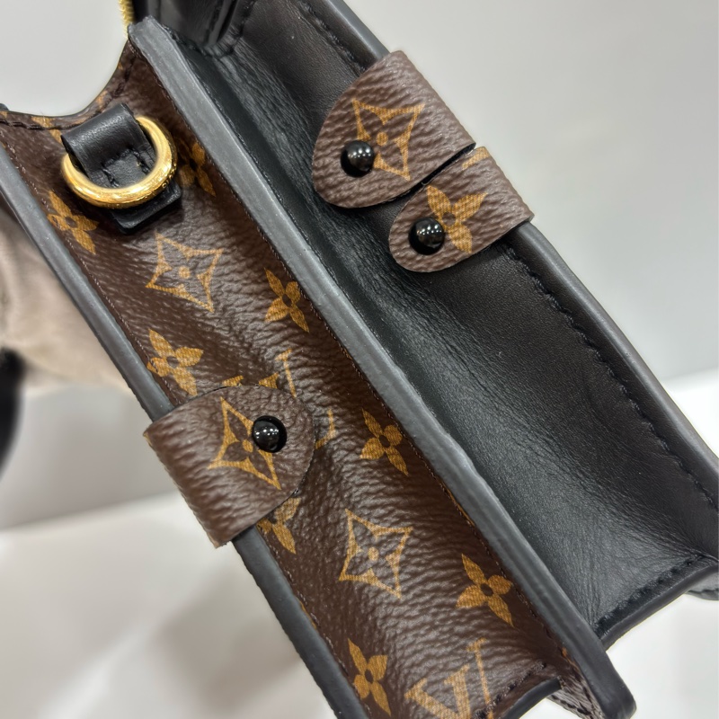 LV M43596 TRUNK CLUTCH 原花老花字紋雙色 海鷗 金鍊金釦 小箱子軟箱包箱子包斜背包肩背包手拿包-52