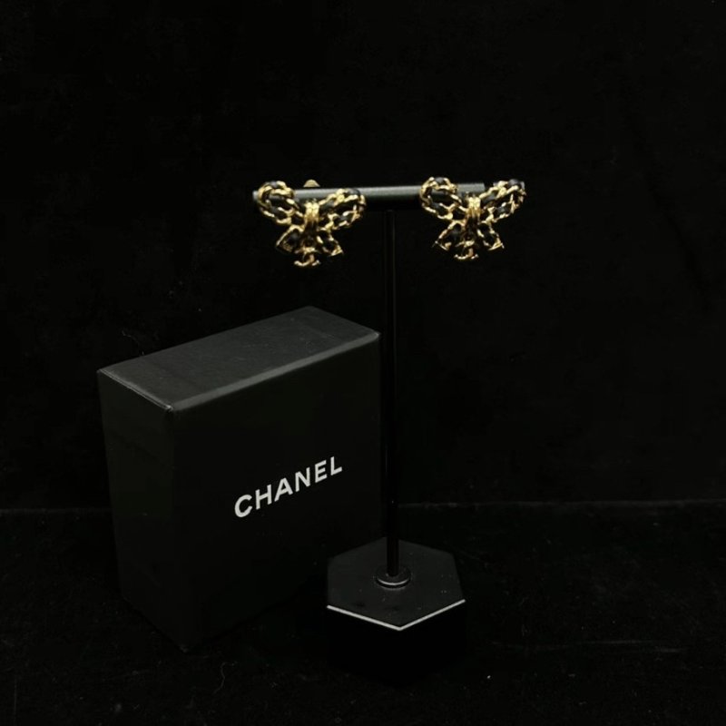CHANEL 23V皮穿練蝴蝶結耳釘 98新配件盒子-0