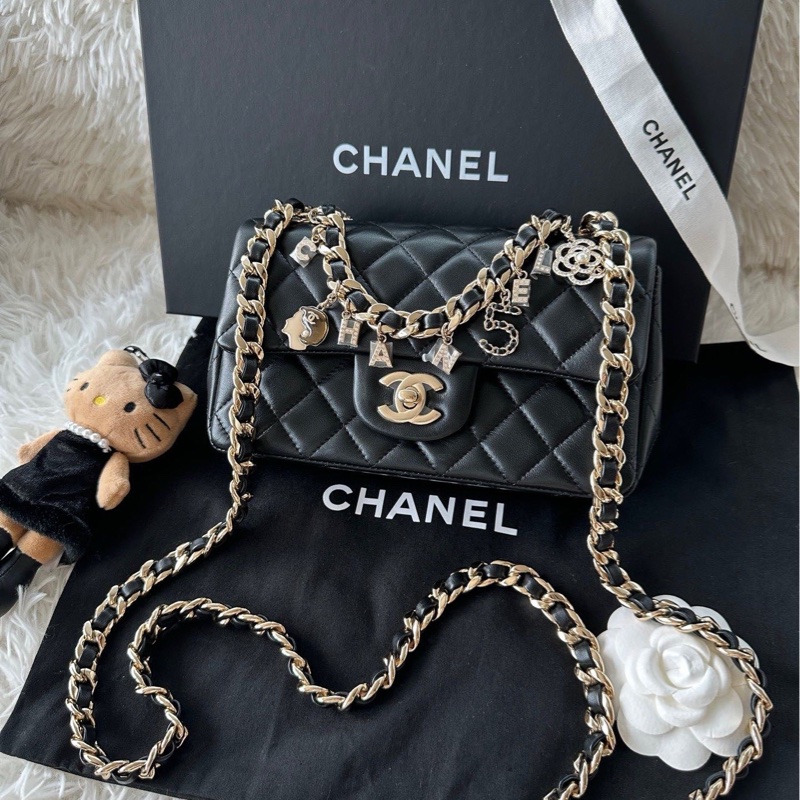 香奈兒 Chanel 21c 徽章 cfmini 大mini 黑金 單肩斜挎包-0