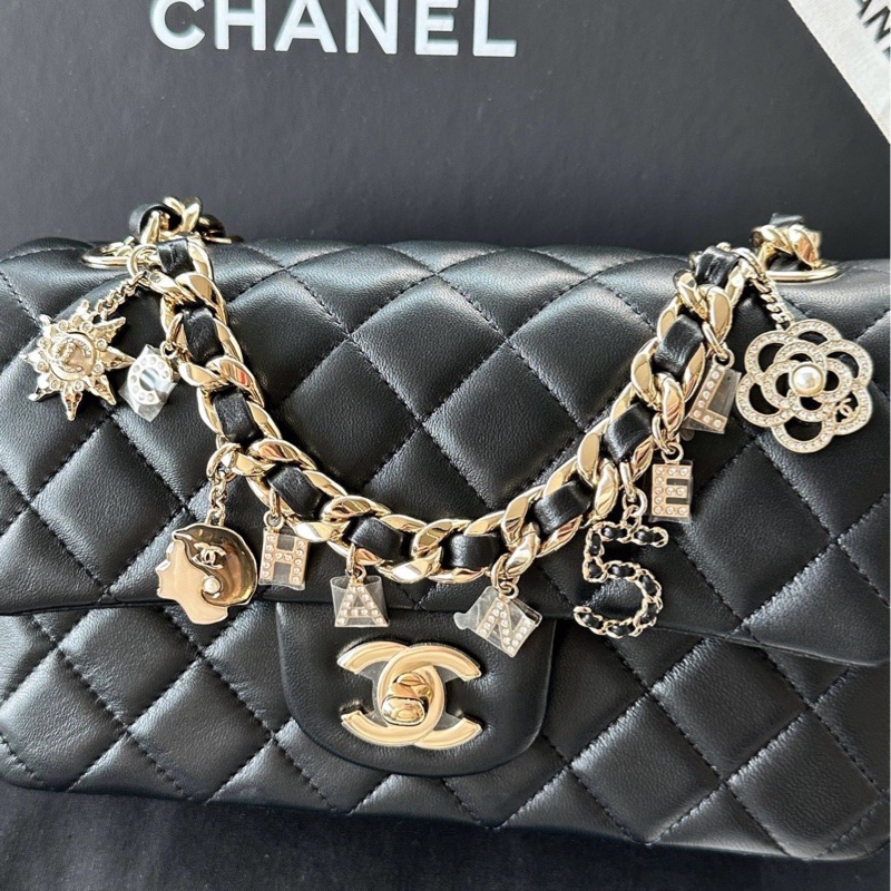 香奈兒 Chanel 21c 徽章 cfmini 大mini 黑金 單肩斜挎包-2