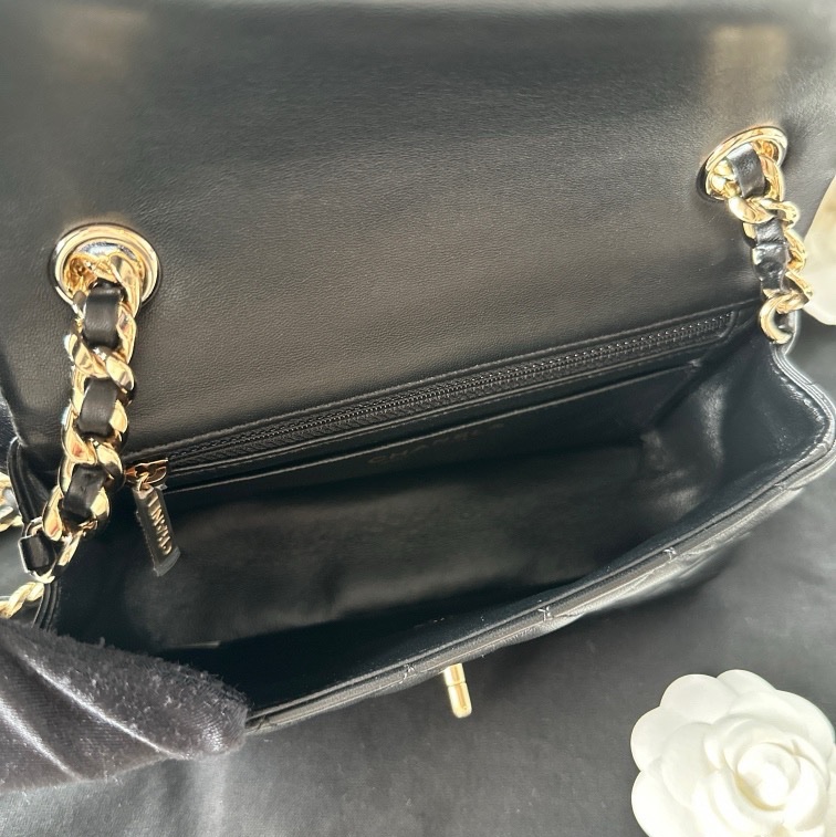 香奈兒 Chanel 21c 徽章 cfmini 大mini 黑金 單肩斜挎包-5