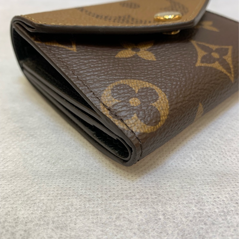 Louis Vuitton Zoe Wallet-2