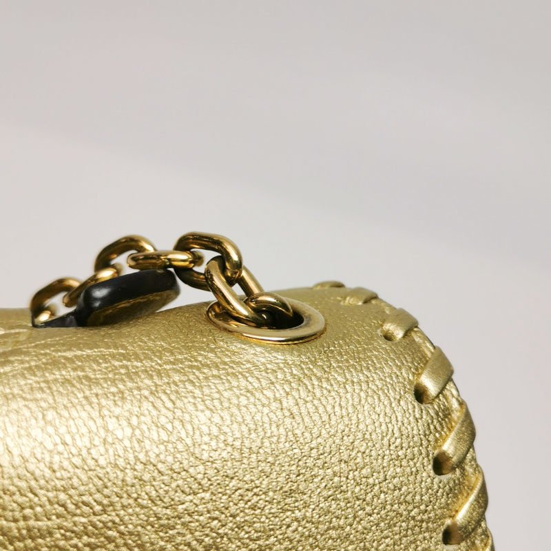 Louis Vuitton (LV) Very Chain 牛皮 純色 V字 標誌 鏈條包 單肩包-11