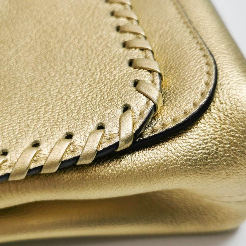Louis Vuitton (LV) Very Chain 牛皮 純色 V字 標誌 鏈條包 單肩包-13
