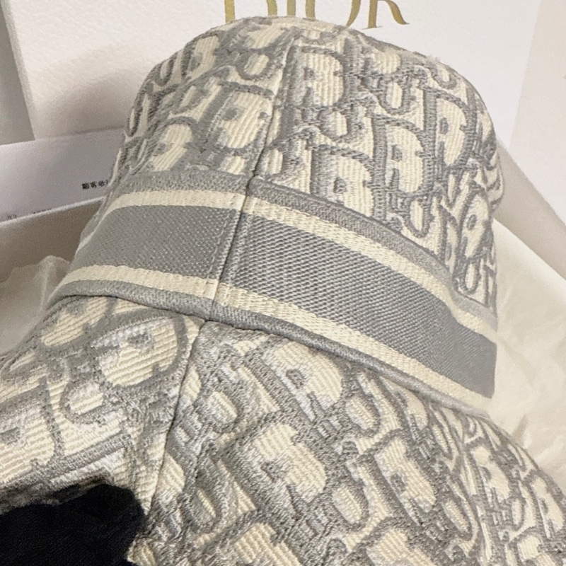 全新台灣購證 Dior 漁夫帽 原價四萬多的那頂-5