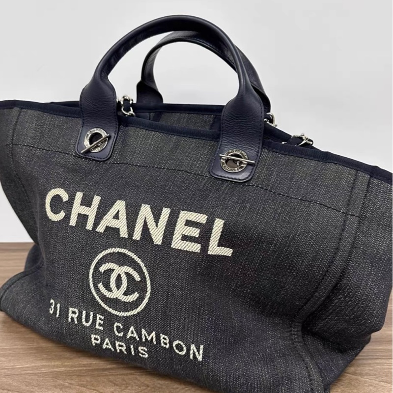 CHANEL /香奈兒深藍色大號牛仔單肩腋下沙灘包 年份:23開 尺寸:37*30*20-2