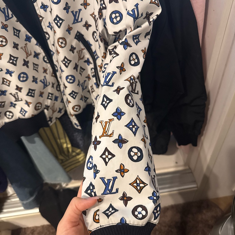 LV logo 短版外套-2