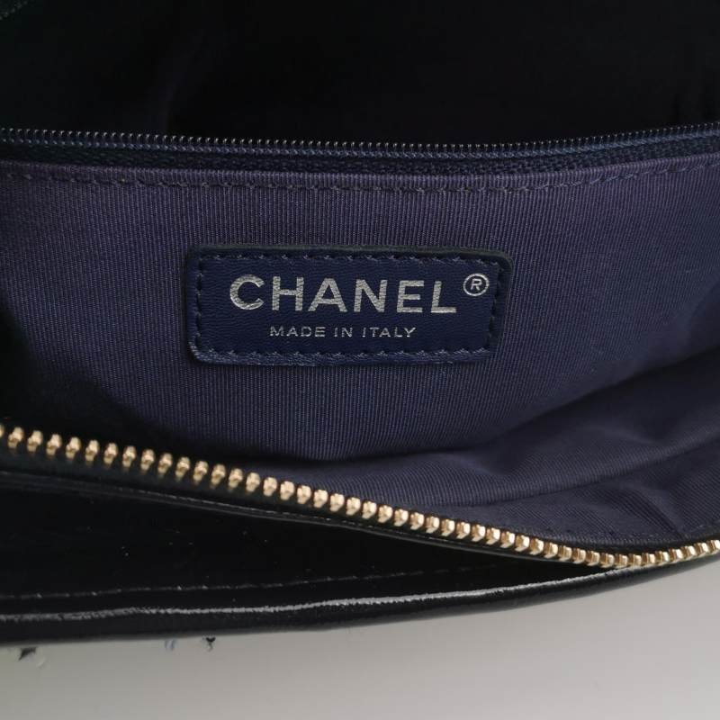 Chanel Gabrielle 流浪包 中號 牛皮 V紋 絎縫 雙鏈 設計 單肩包-7