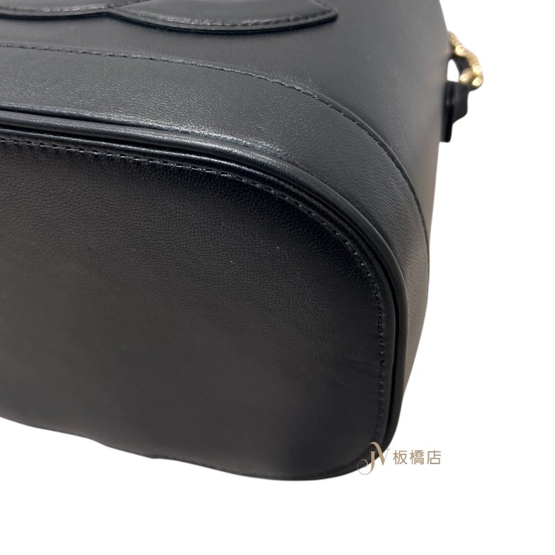 CHANEL包包 黑色羊皮淡金釦提把斜背化妝盒 AS0323-6