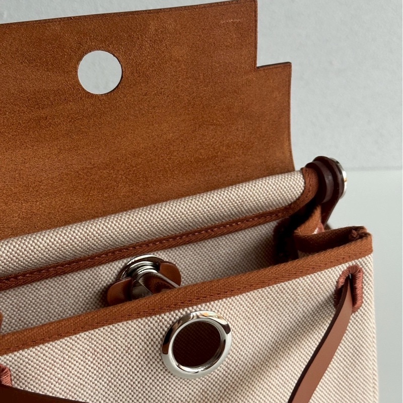 99新🆕 Hermès 愛馬仕 Mini Herbag 金棕銀釦 斜背包-13