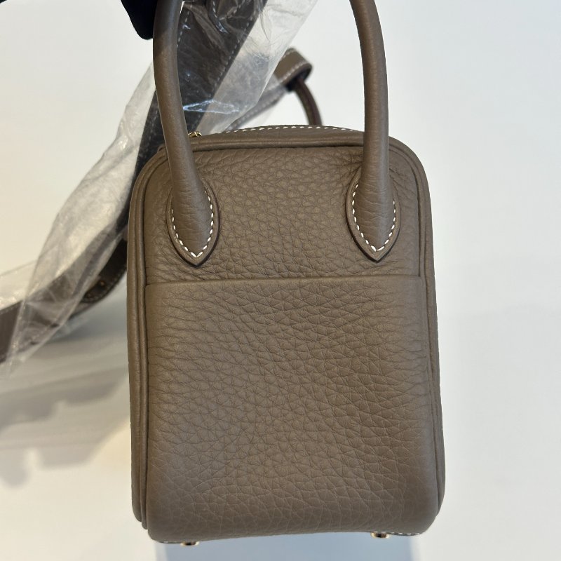 全新全配有購證💖 Hermès 愛馬仕 Mini Lindy 大象灰金釦 二代 斜背包-22