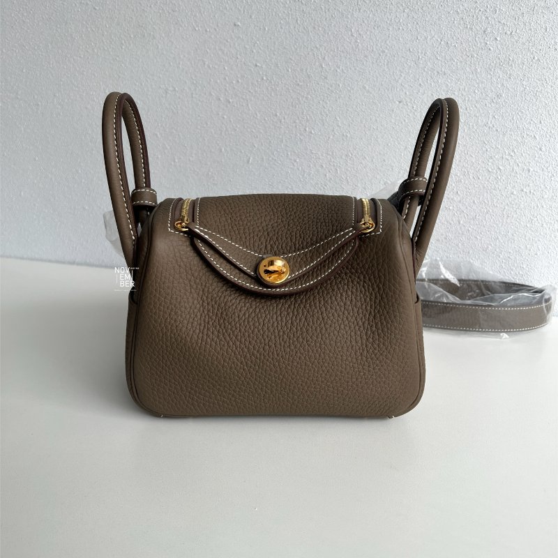 全新全配有購證💖 Hermès 愛馬仕 Mini Lindy 大象灰金釦 二代 斜背包-0