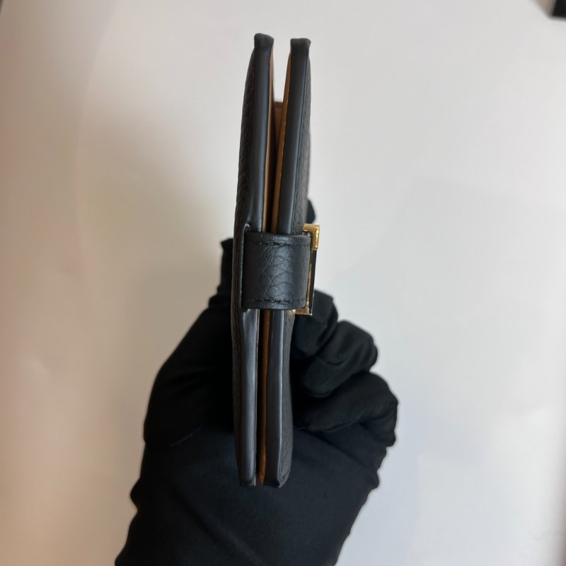 LV M81561/晶片款 黑直式Capucines短夾-4