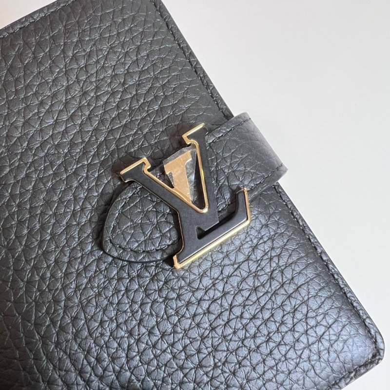 LV M81561/晶片款 黑直式Capucines短夾-8