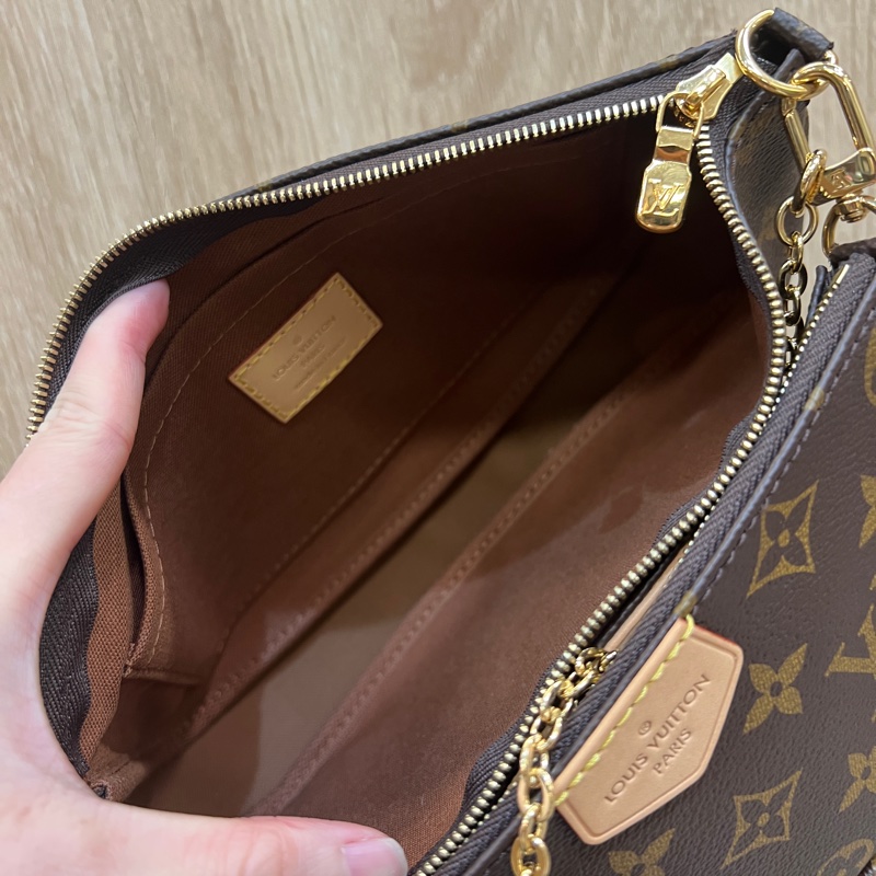 LV 原花金釦五合一綠背帶麻將包M44813-6