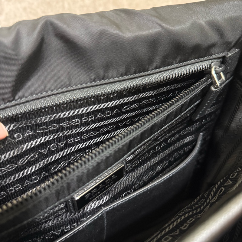 Prada郵差包 Re-Nylon 及 Saffiano 皮革肩背袋-9