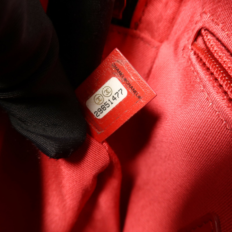 CHANEL 牛皮皮革Enchained Camera Bag金扣肩背袋-6