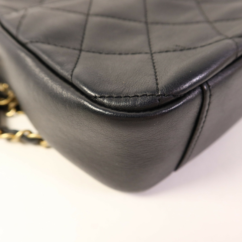 CHANEL 牛皮皮革Enchained Camera Bag金扣肩背袋-17