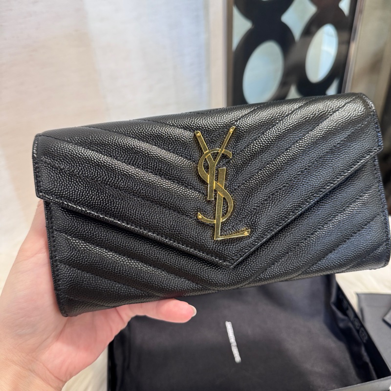 YSL 黑金魚子醬信封長夾 離櫃品-1