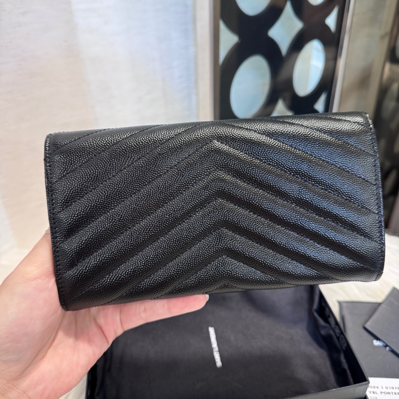 YSL 黑金魚子醬信封長夾 離櫃品-2