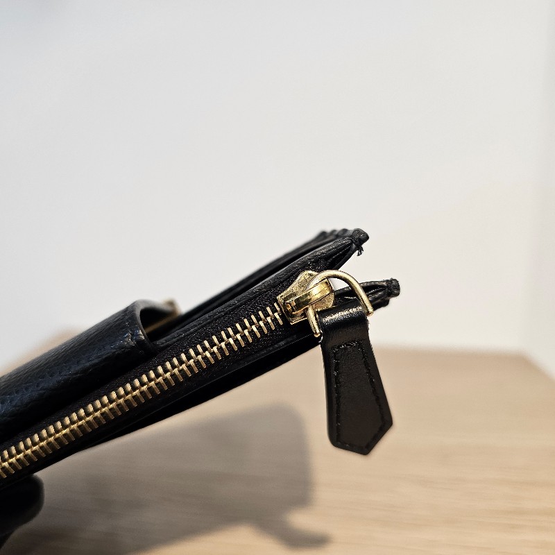 [甜價出🫶] Fendi 黑牛皮金釦FF Diamonds卡片零錢包-2