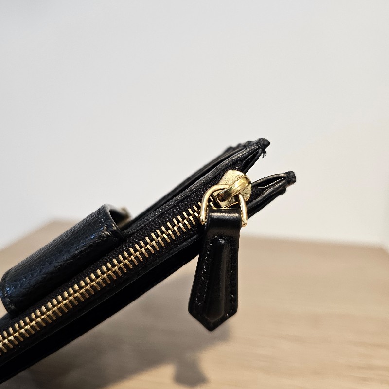 [甜價出🫶] Fendi 黑牛皮金釦FF Diamonds卡片零錢包-3