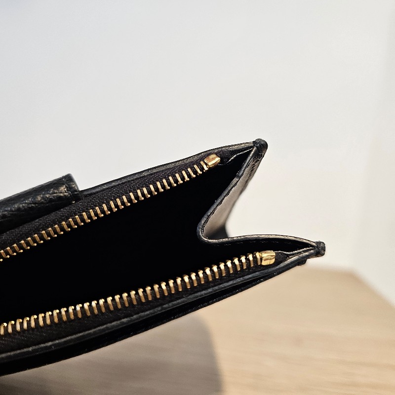 [甜價出🫶] Fendi 黑牛皮金釦FF Diamonds卡片零錢包-13