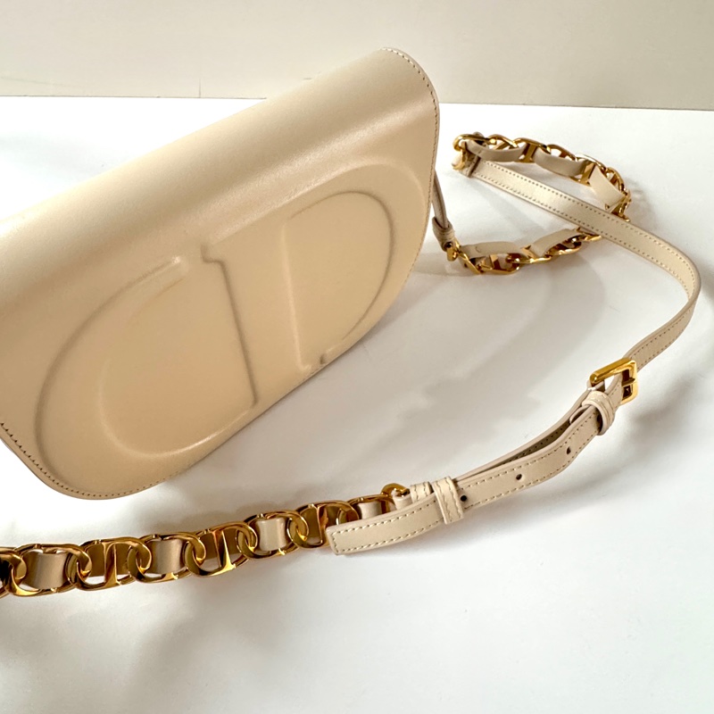 Dior Signature 奶茶色 CD壓紋 金鍊 相機包-5