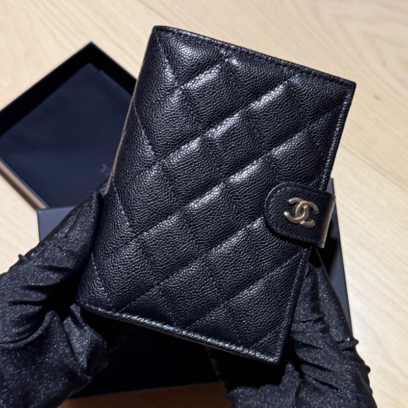 Chanel 護照夾荔枝金釦-0