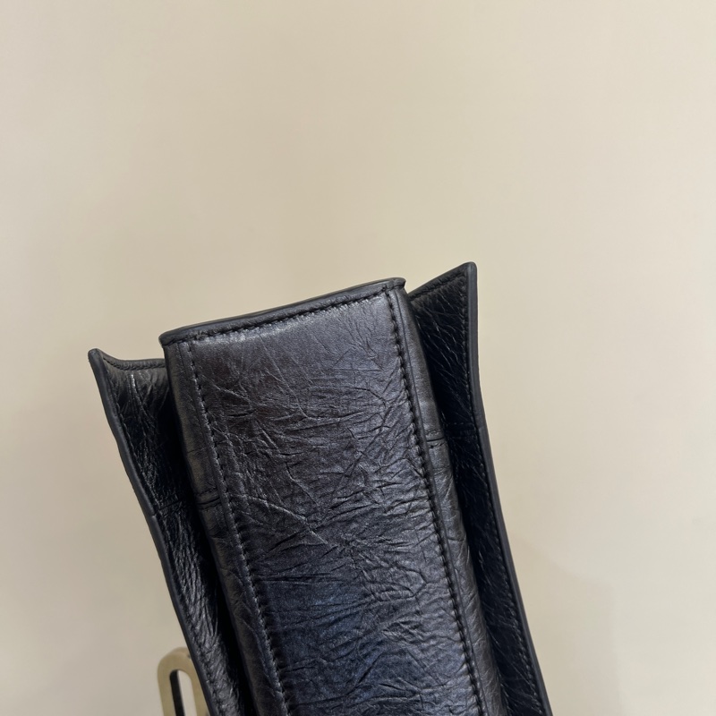 Balenciaga 金屬灰復刻牛皮銀釦Crush小款肩斜背包-7