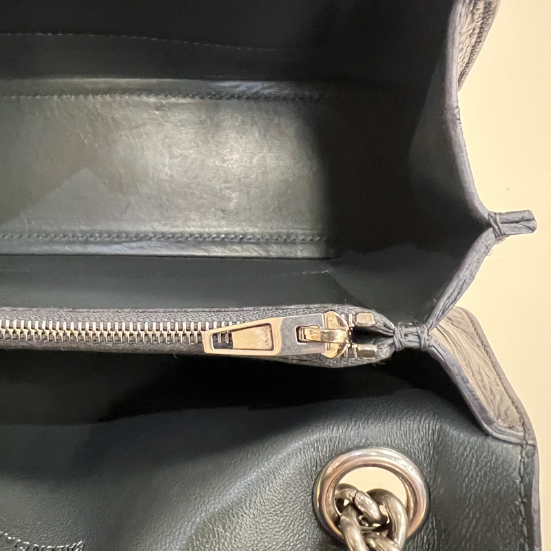 Balenciaga 金屬灰復刻牛皮銀釦Crush小款肩斜背包-11