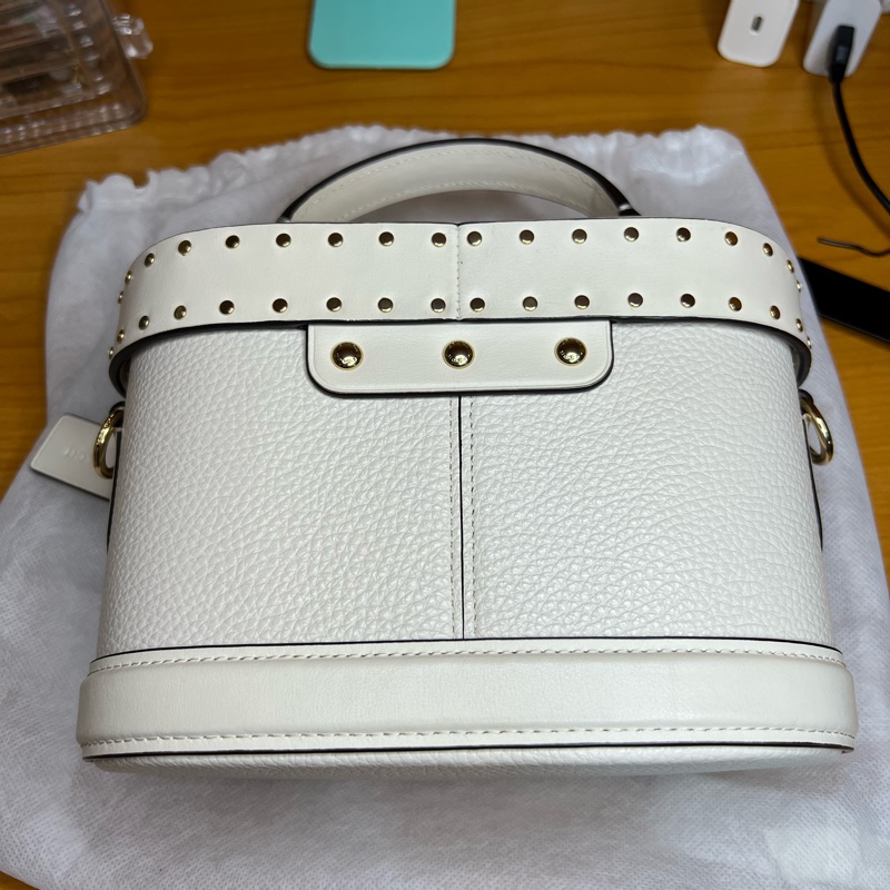 Coach化妝硬殼包-7