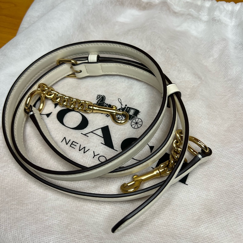 Coach化妝硬殼包-12