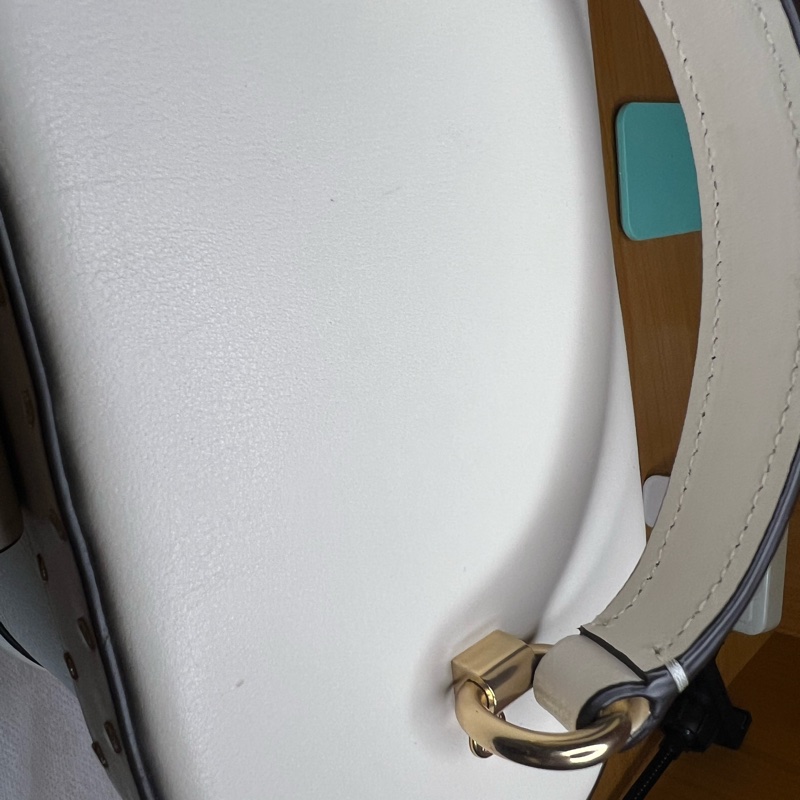 Coach化妝硬殼包-13