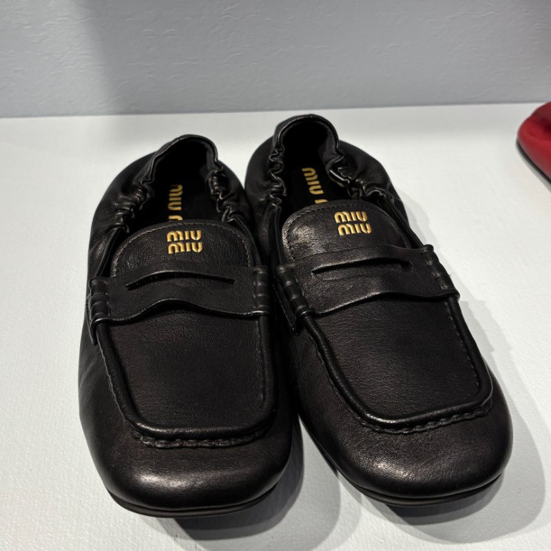 🎉新品好折扣✨Miu Miu 5D341E Ruches 納帕軟皮樂福鞋 黑色 IT 36/37/38/39(尺寸可選)-1