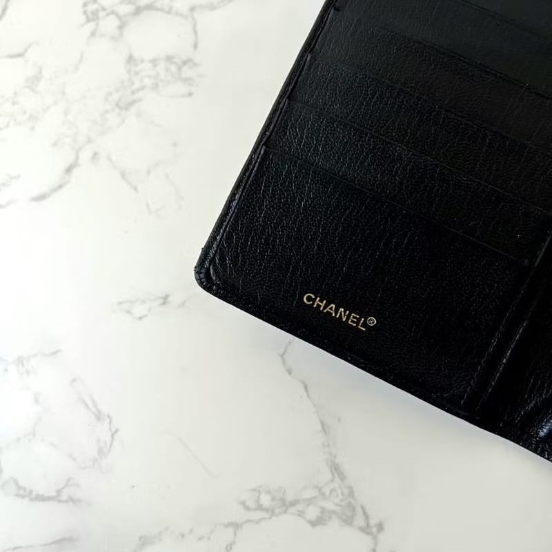 【LA LUNE】稀有中古二手Chanel黑色皮革中短夾旅行護照套錢包男女小手拿袋-3