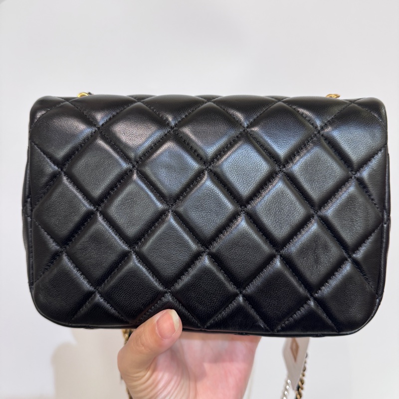 Chanel 25P新款方胖子20CM 黑金羊皮珍珠金幣 全新離櫃 全配 晶片款-3