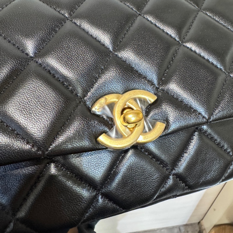 Chanel 25P新款方胖子20CM 黑金羊皮珍珠金幣 全新離櫃 全配 晶片款-9