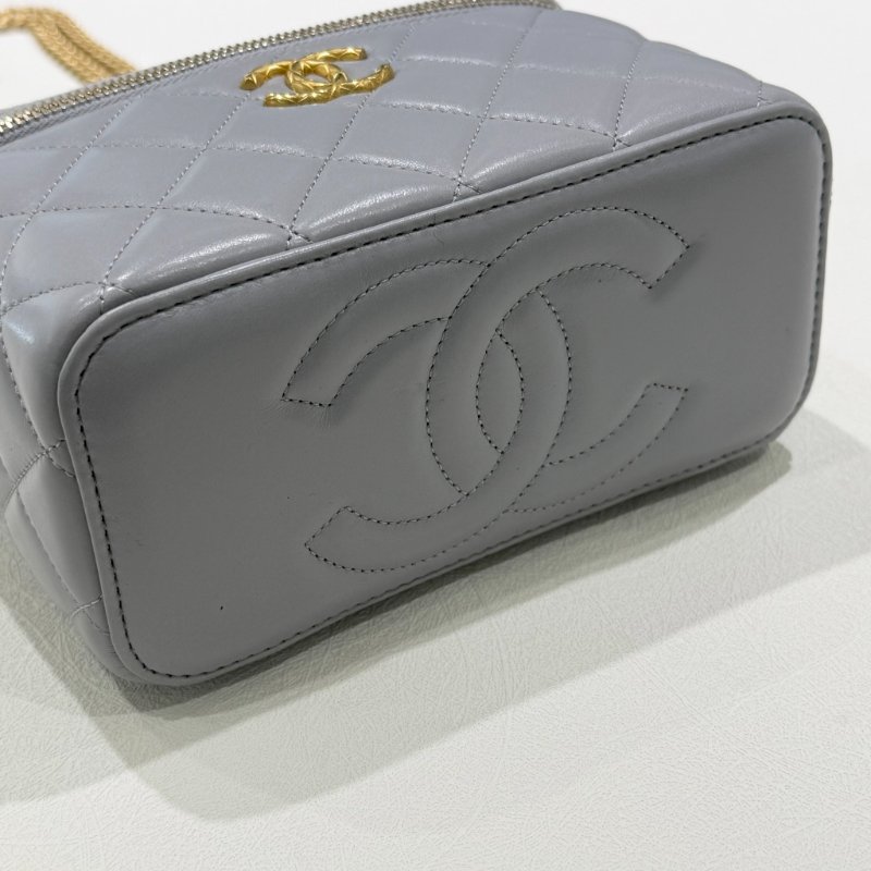CHANEL - 灰色金色菱格調節釦長盒子-3