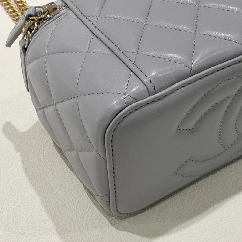 CHANEL - 灰色金色菱格調節釦長盒子-8