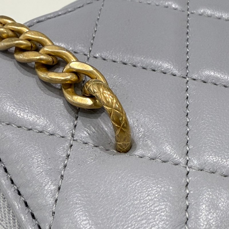 CHANEL - 灰色金色菱格調節釦長盒子-17