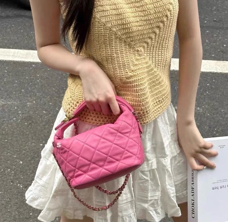 香奈兒/Chanel  粉色19bag hobo 飯盒包，小羊皮與金色金屬 15.0 × 15-4