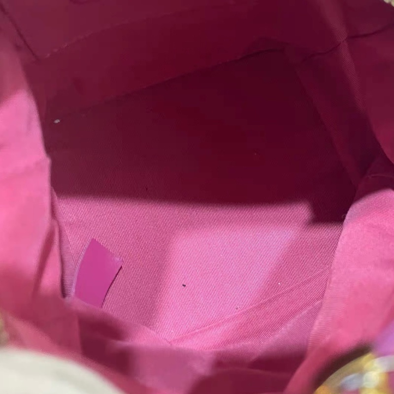 香奈兒/Chanel  粉色19bag hobo 飯盒包，小羊皮與金色金屬 15.0 × 15-5