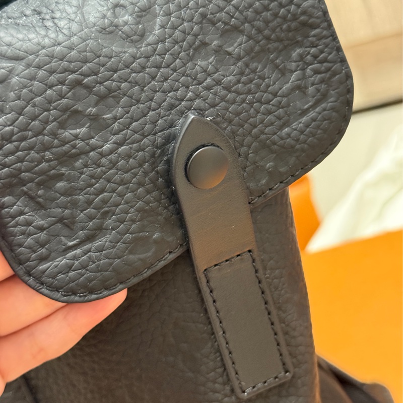 LOUIS VUITTON Christopher MM (M55699-15