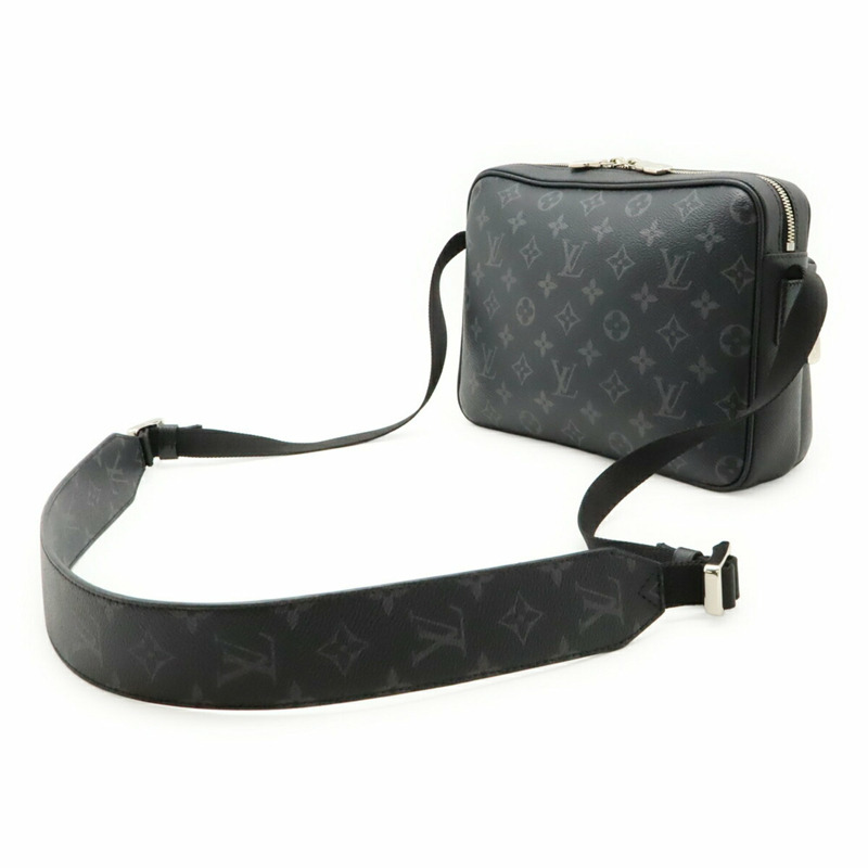 LOUIS VUITTON Taiga Rama Monogram Eclipse Outdoor PM 單肩包（黑色和黑色）(M30233)-2