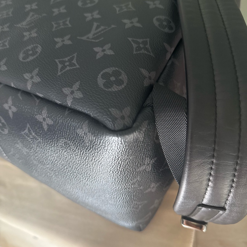 Lv 黑武士系列後背包-1