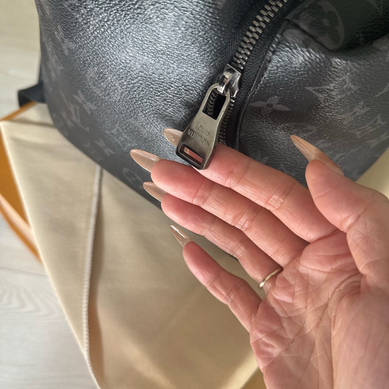 Lv 黑武士系列後背包-23